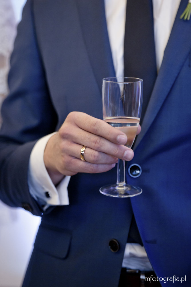 fotografia kieliszka z szampanem